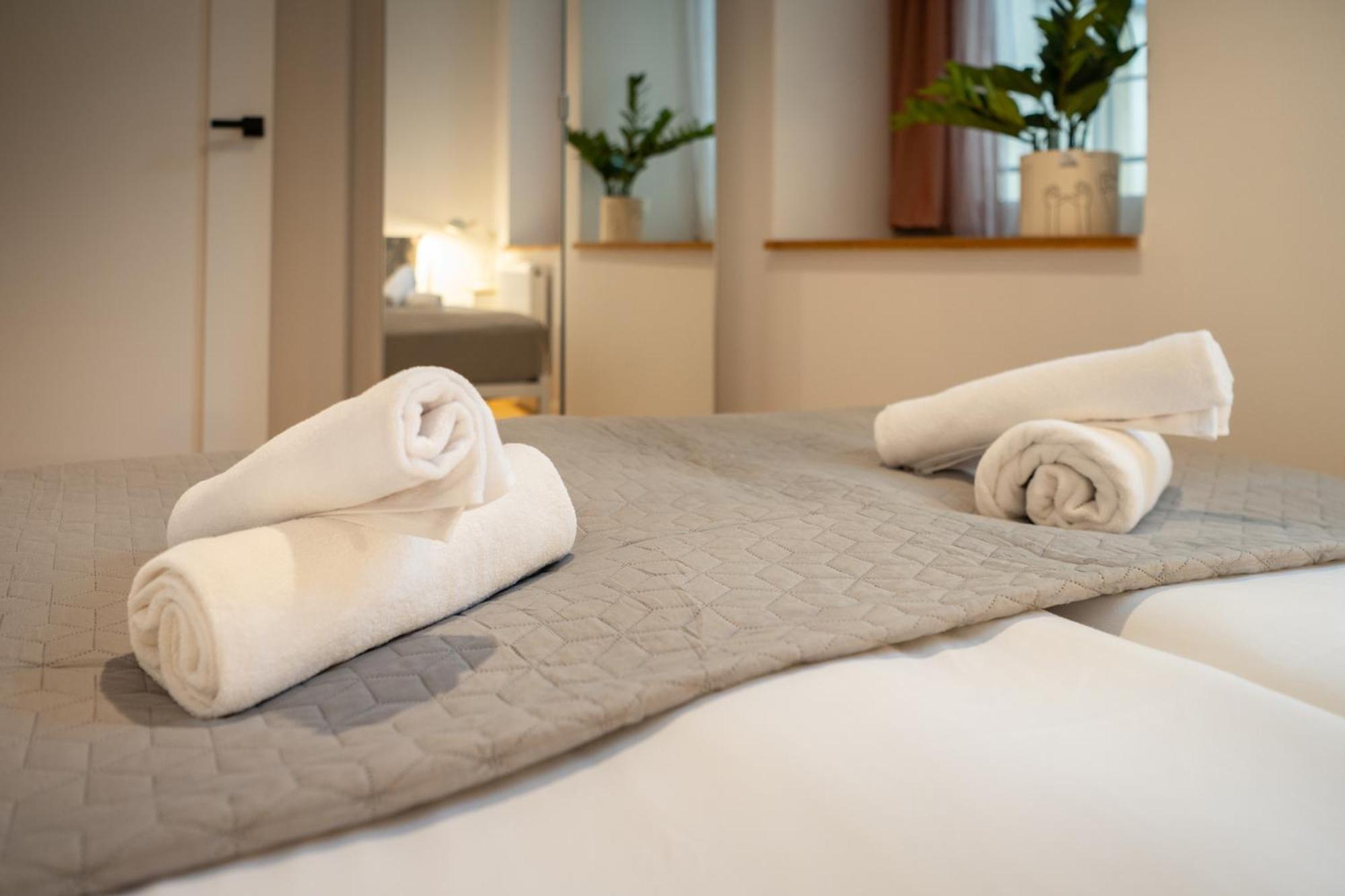 Tyzenhauz Apartments Siemiradzkiego Street Kraków Zewnętrze zdjęcie
